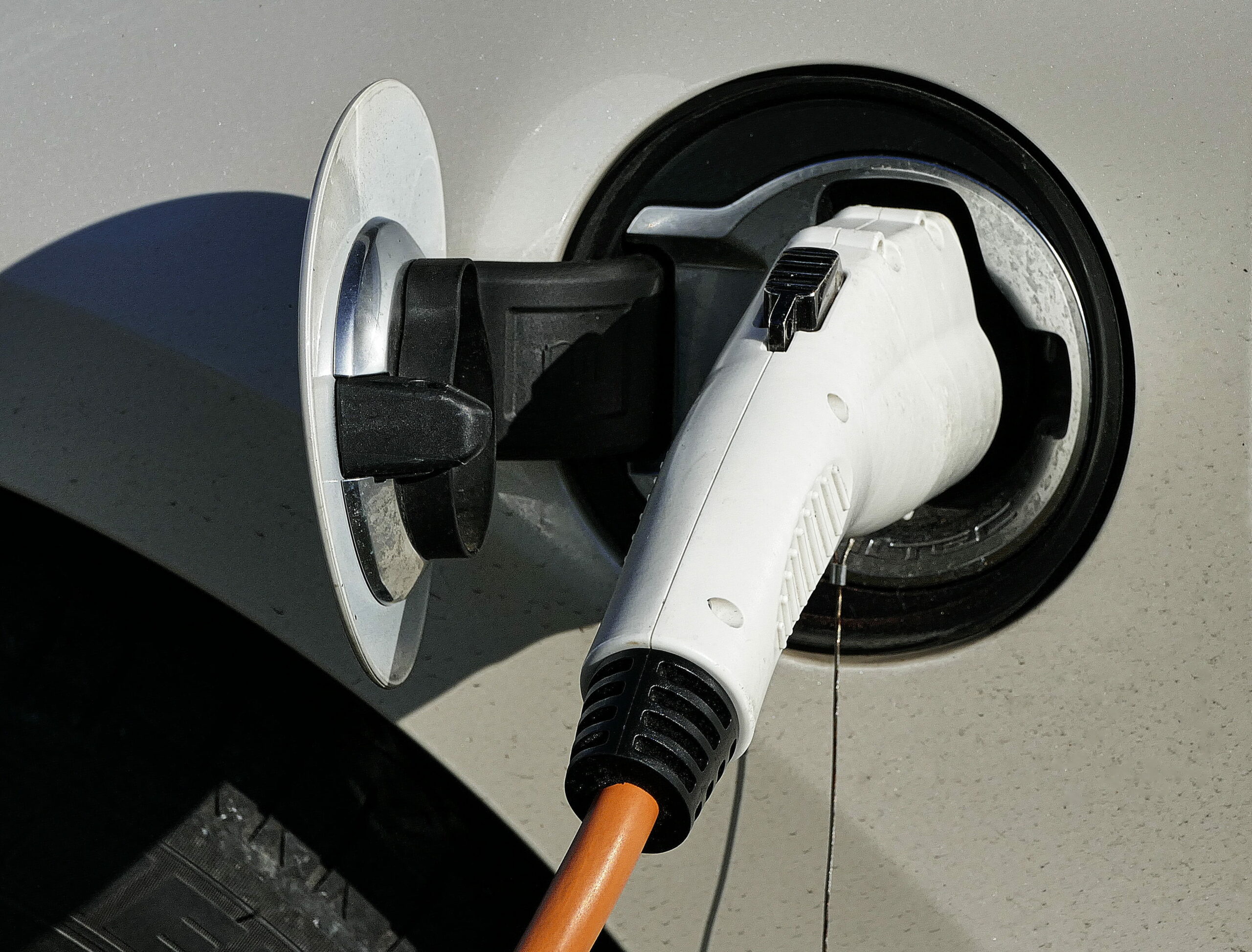 Veicolo elettrico ibrido plug in